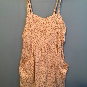 Floral dress with pockets